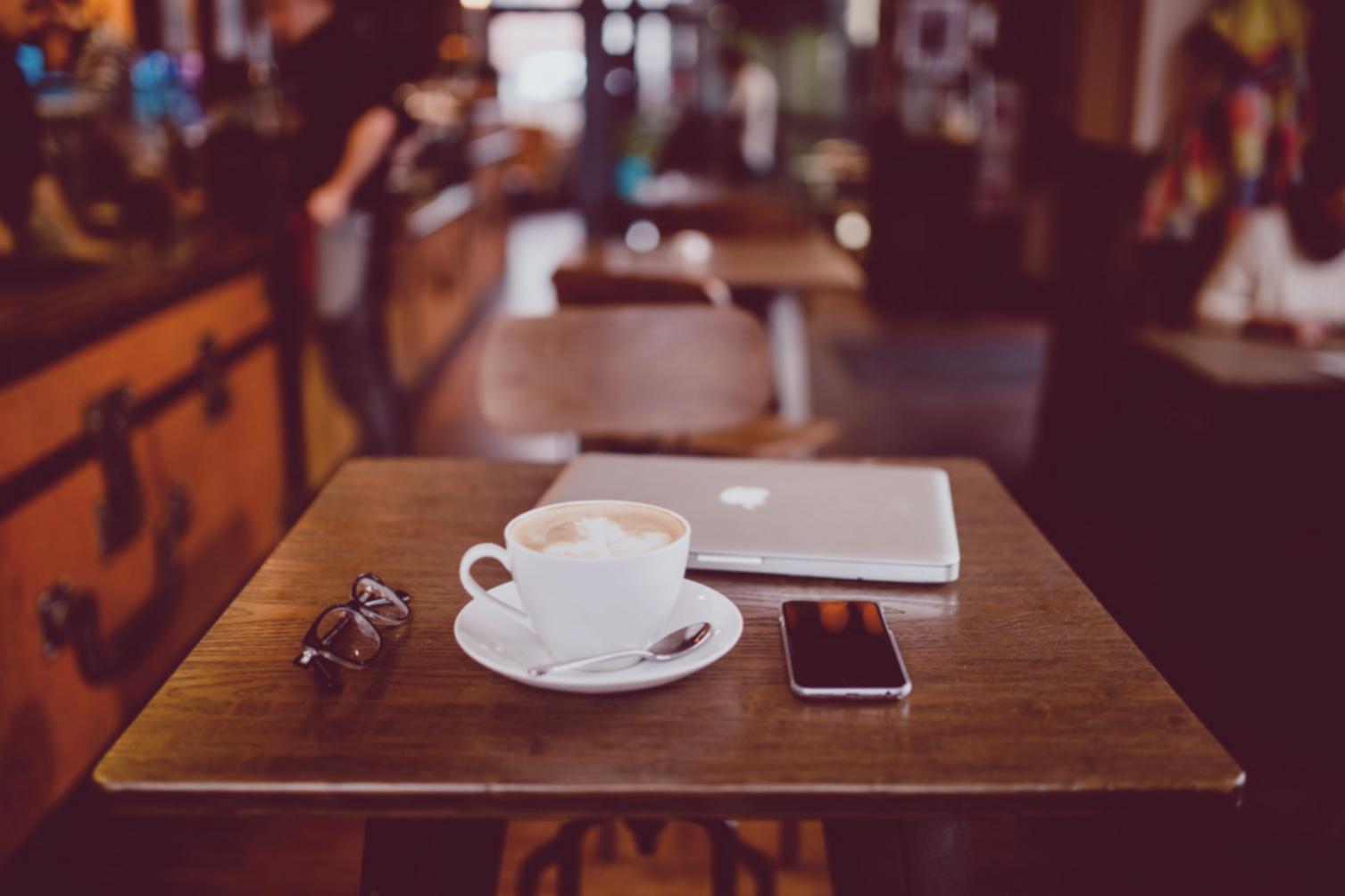 Modern learning environment with collaborative workspace